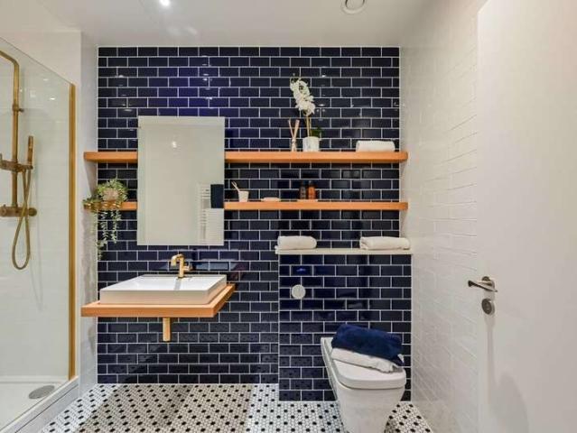 Flat for sale in E14, London
