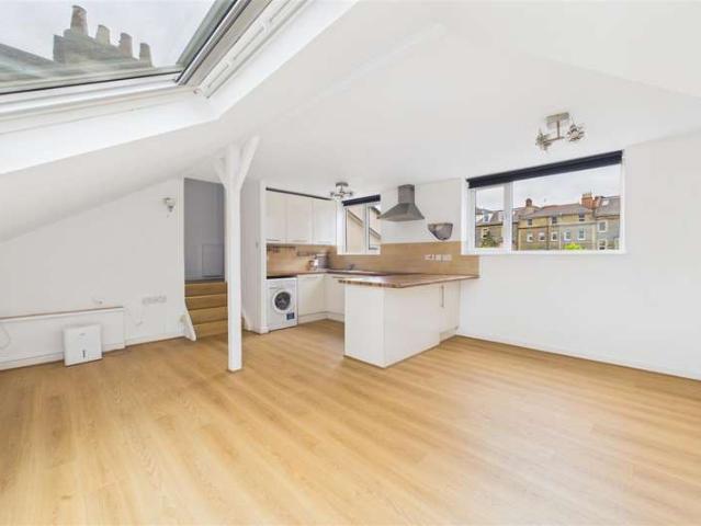 Flat for sale in Feckenham, City Of Bristol