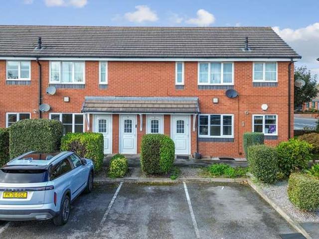 Flat for sale in Ashton-in-Makerfield, Wigan