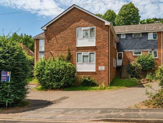 Flat for sale in Frith Hill, Fole