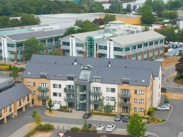 Flat for sale in Whitley Wood, Reading