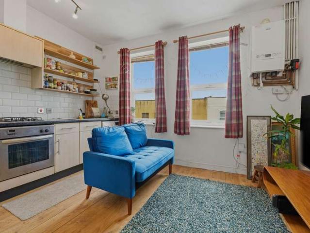 Flat for sale in Feckenham, City Of Bristol