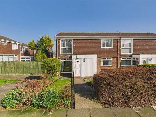 Flat for sale in Moorside, Tyne And Wear