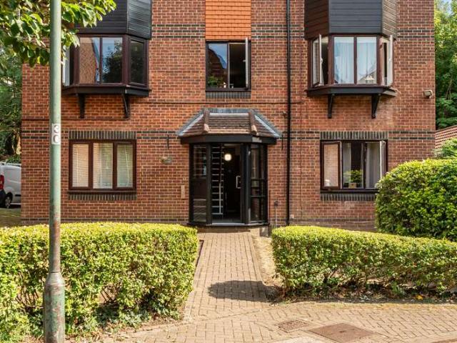 Flat for sale in Greater London