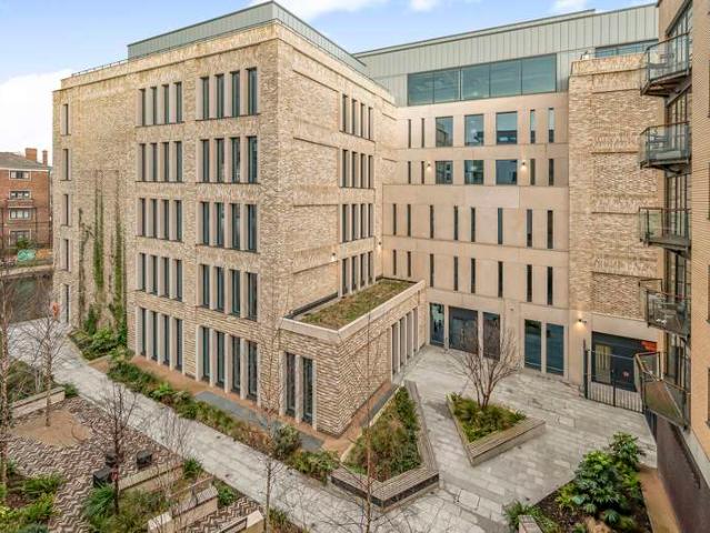 Flat for sale in Barnsbury, Greater London