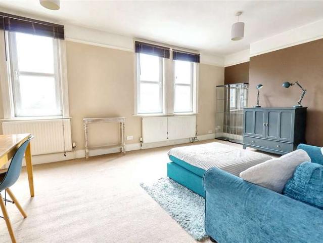 Flat for sale in Oldfield Park, Bath