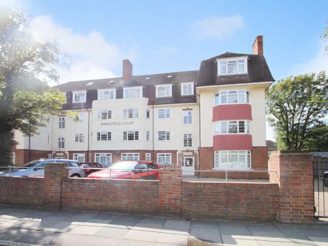Flat for rent in Surbiton, Greater London