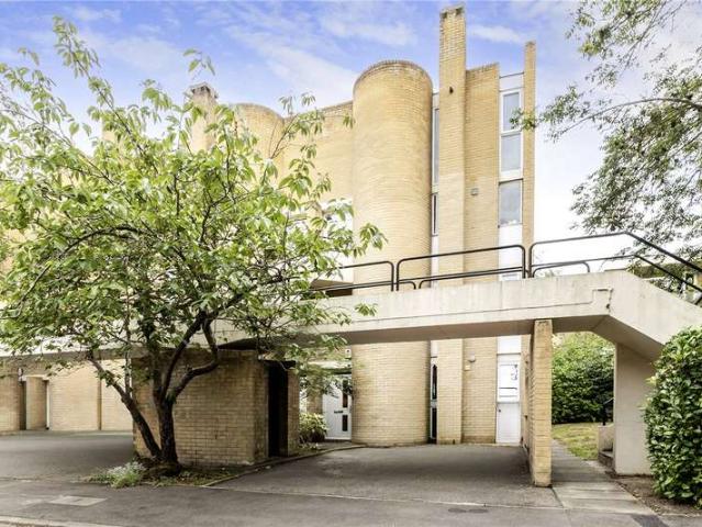 Flat for sale in London Borough of Bromley, Greater London