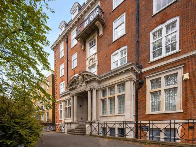 Flat for sale in Bromley-by-Bow, Bow