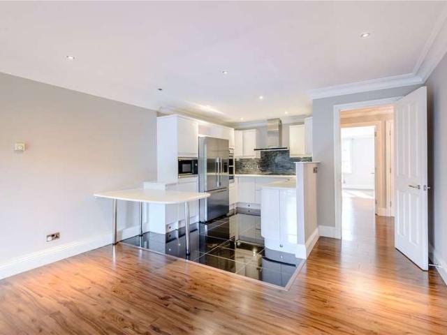 Flat for sale in Greater London