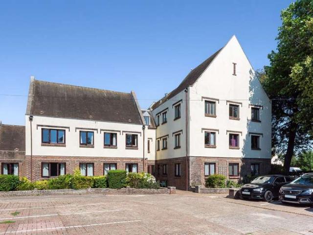 Flat for sale in Rose Green, Clapham