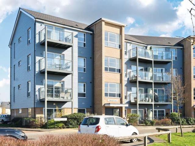 Flat for sale in Row Town, Surrey