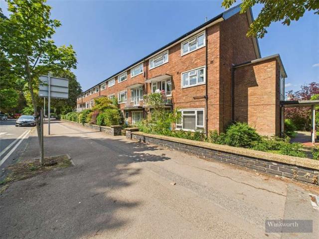 Flat for sale in Surbiton, Greater London