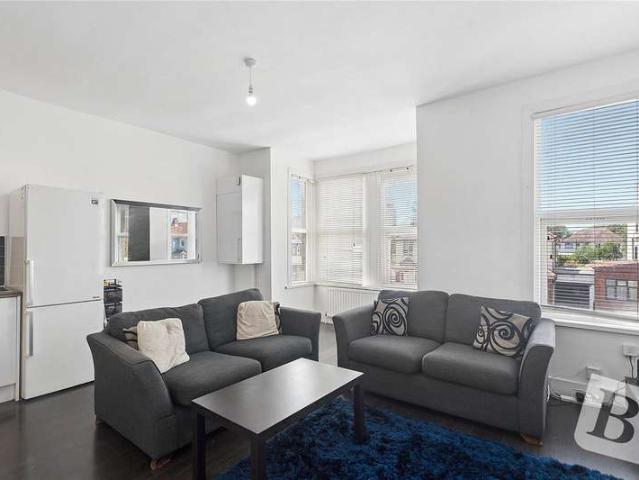 Flat for sale in London Borough of Barking and Dagenham, Greater London