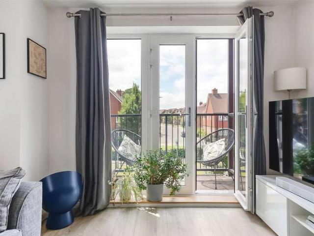 Flat for sale in Greenfields, Red Hill