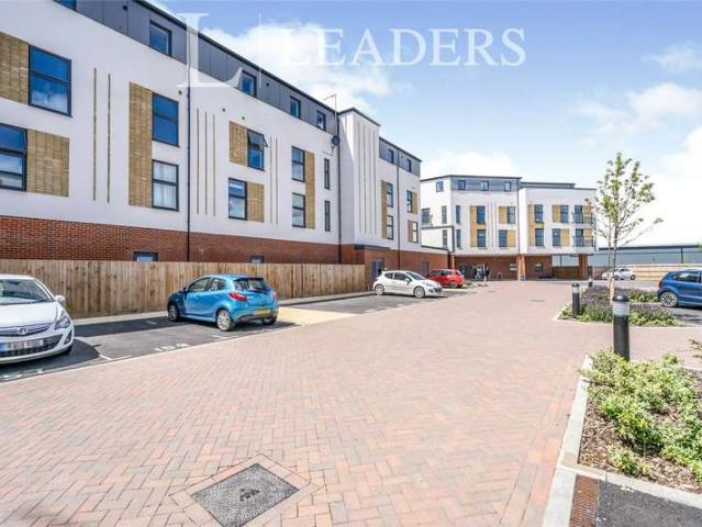 Flat for sale in Littlecote, West Sussex