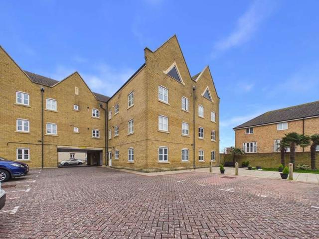 Flat for sale in Kingston Buci, Fishersgate