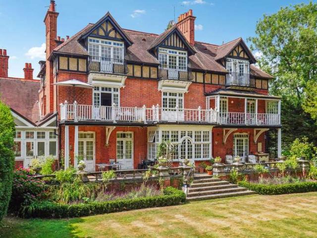 Flat for sale in Maidenhead