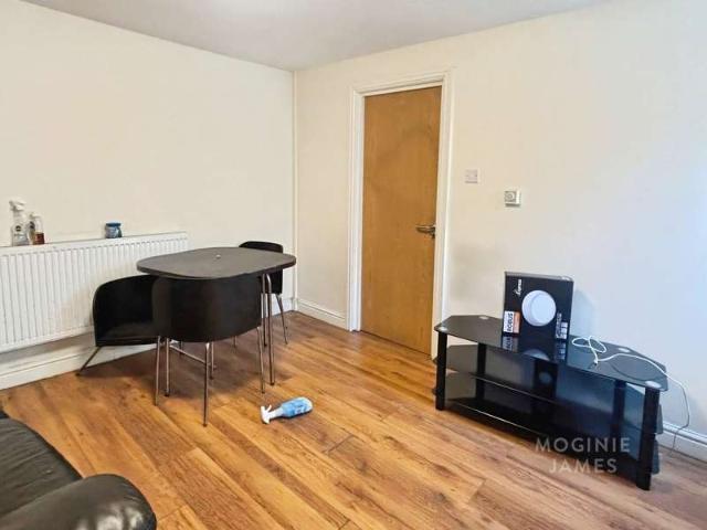 Flat for rent in Plasnewydd, Falcon Lodge