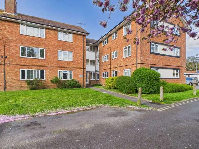 Flat for sale in West Worthing, Worthing