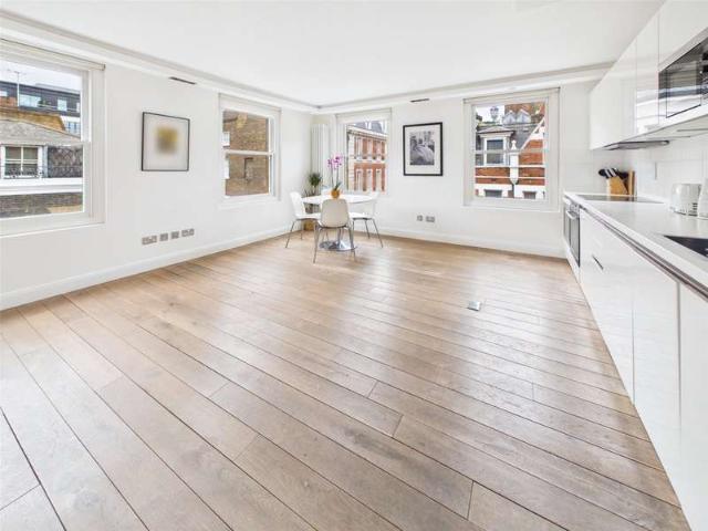 Flat for sale in Soho, Greater London