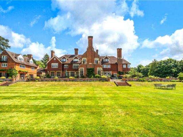 Flat for sale in Swallow, Buckinghamshire
