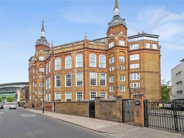 Flat for sale in Holloway, Lower Holloway