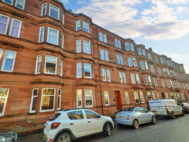 Flat for sale in Battlefield, Scotland