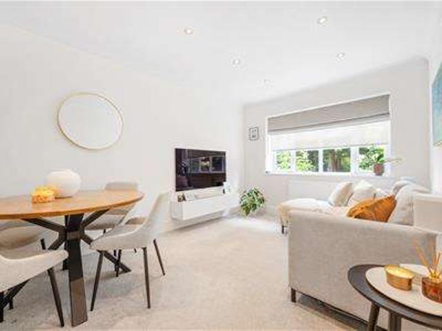Flat for sale in Anerley, Penge
