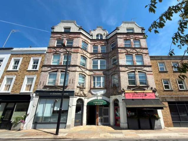 Flat for sale in Brook Green, Greater London