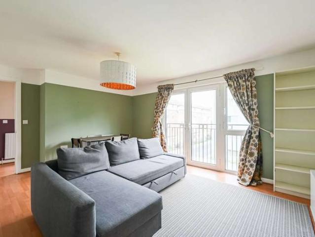 Flat for sale in Shadwell, St. George in the East