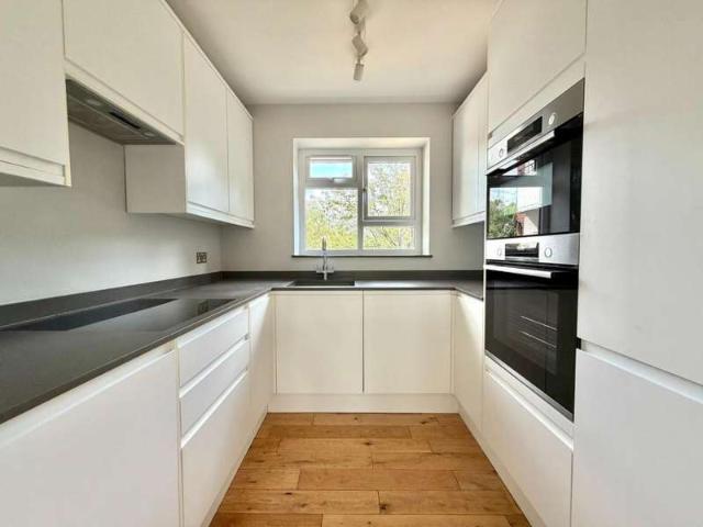 Flat for sale in London Borough of Ealing, Greater London