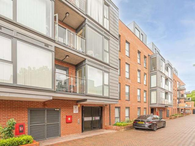 Flat for rent in Colindale, Colindale