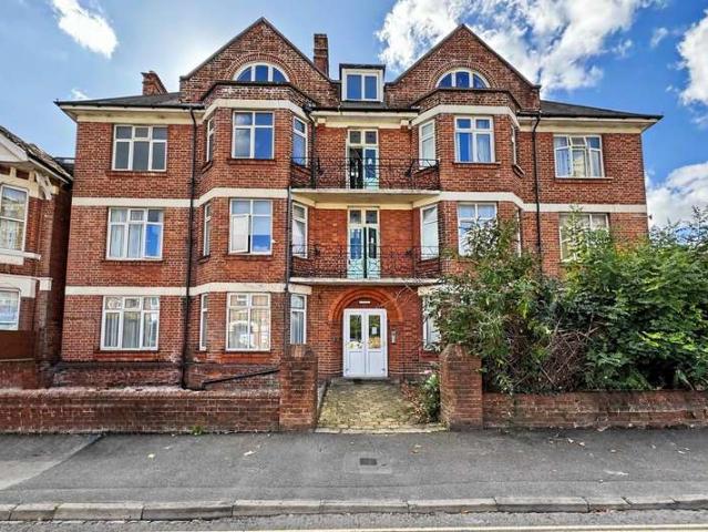Flat for sale in Bevois Mount, Southampton