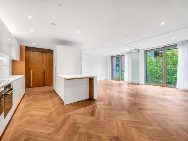 Flat for sale in Wandsworth, Nine Elms