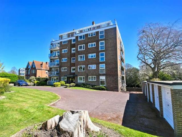 Flat for sale in Eastbourne, East Sussex