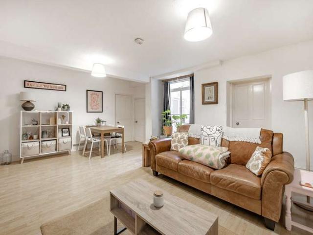Flat for sale in Ewens Farm, Golden Valley
