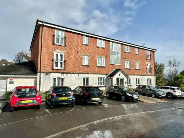 Flat for sale in Lodge Hill, Caerleon