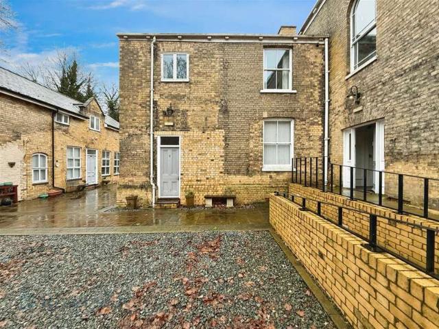 Flat for sale in Hull, City Of Kingston Upon Hull