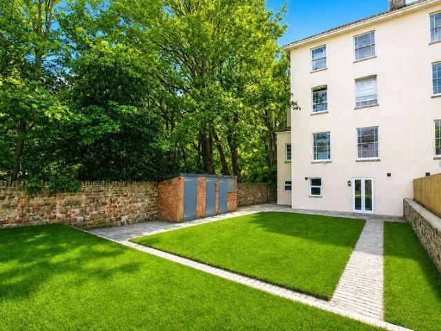 Flat for sale in Feckenham, City Of Bristol