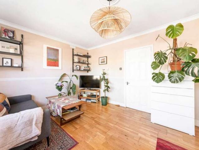 Flat for sale in Lower Sydenham, Greater London