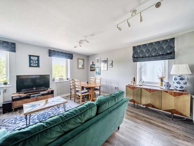 Flat for sale in Stoke Newington, Greater London
