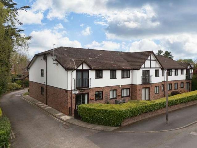 Flat for sale in Bramhall, Greater Manchester