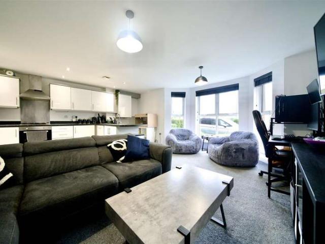 Flat for sale in Weymouth, East Dorset