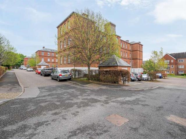 Flat for sale in Fareham, Knowle