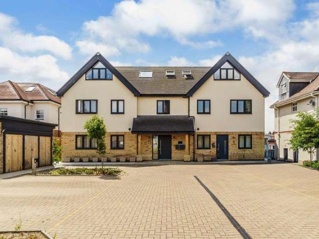 Flat for sale in West Ewell, Ewell
