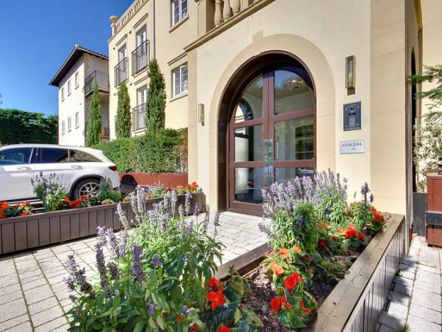 Flat for sale in Canford Cliffs, Poole