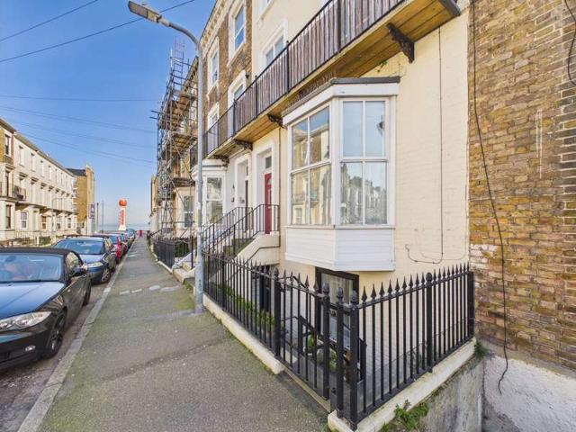 Flat for sale in Cliftonville West, Acol