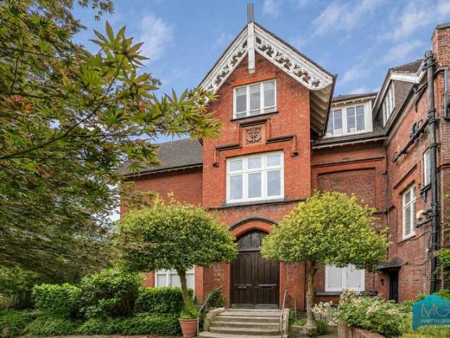Flat for sale in South Hampstead, Greater London