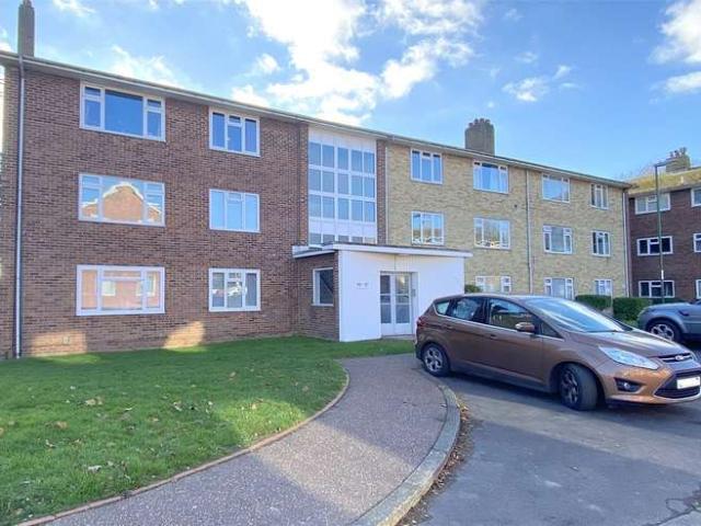Flat for sale in Fishersgate, West Sussex